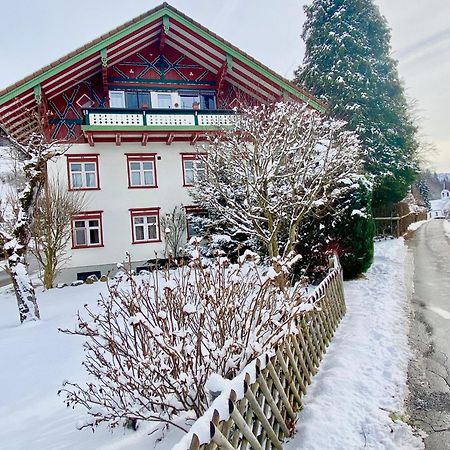 Ferienwohnung Resl - Geschmackvoll Renoviert & Zentral Im Historischen Schindelhaus 오버스타우펜 외부 사진