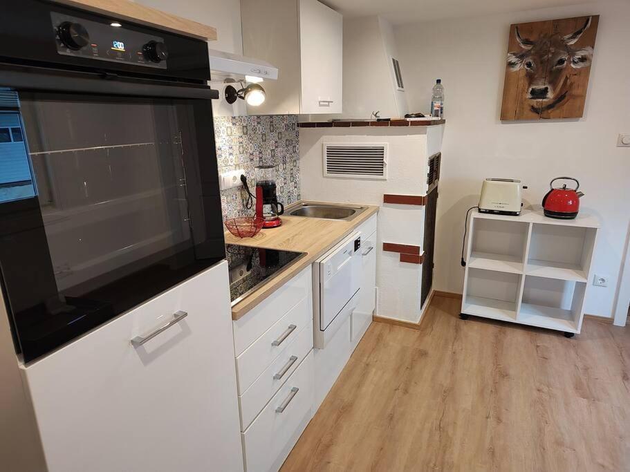 Ferienwohnung Resl - Geschmackvoll Renoviert & Zentral Im Historischen Schindelhaus 오버스타우펜 외부 사진